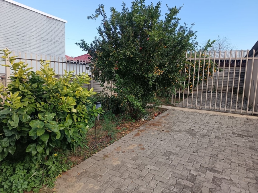 3 Bedroom Property for Sale in Beaconsfield Northern Cape